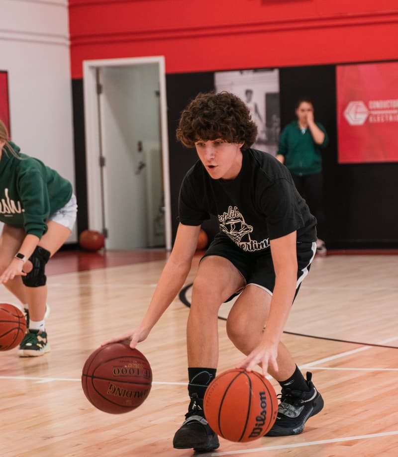 A player working two balls at once during the session circuit